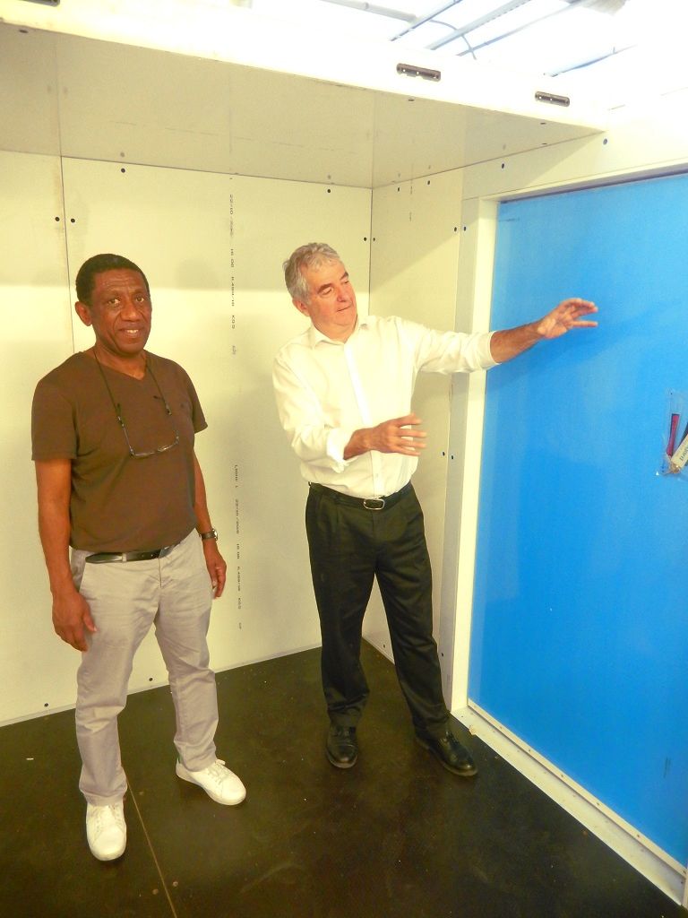 Lionel Bataille en pleine présentation de la chambre froide à M. Saïd