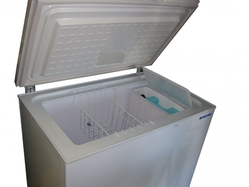 Battery-less 180 L solar-powered refrigerator, FREECOLD RSI-180